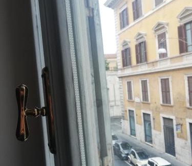 Rione IV Campo Marzio Apartment | Casa Tiffany Piazza di Spagna