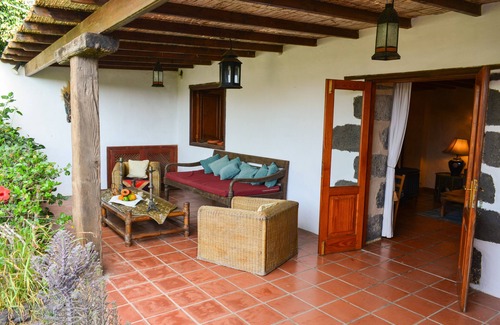 El Islote Villa | Casa Tomaren, Unique Rural Villa with shared heated pool and jacuzzi