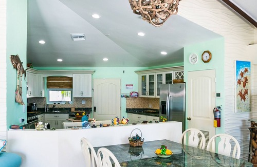 Breakers Villa | Casa Tortuga - private beachfront villa with pool - Call Cayman Villas!