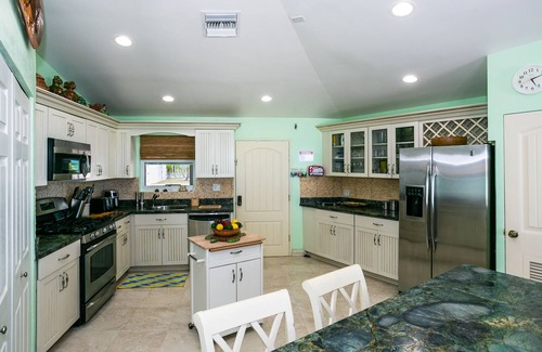Breakers Villa | Casa Tortuga - private beachfront villa with pool - Call Cayman Villas!