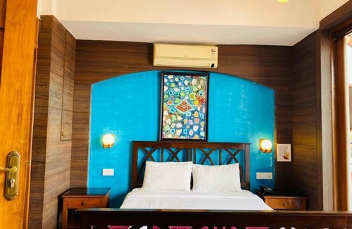 Dona Paula Hotel | Casa Tropicana