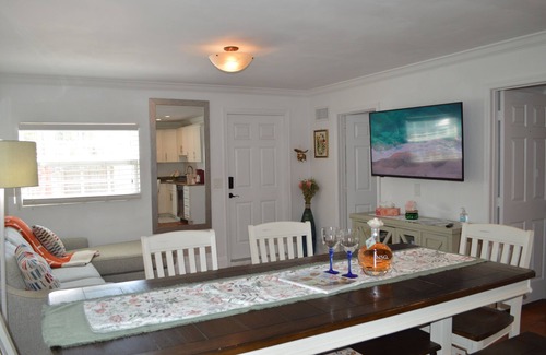 Grandview Heights Cottage | Casa Tua: Charming Cottage House in Downtown West Palm Beach!