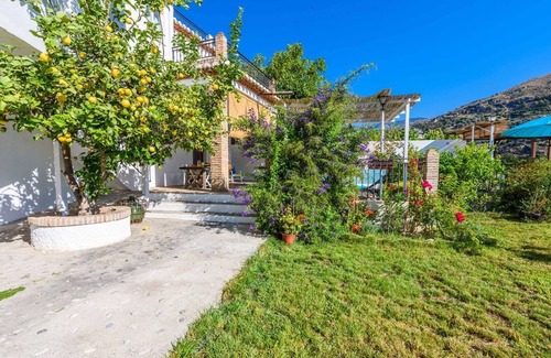 Guajar Faraguit Villa | Casa Turquesa Los Guájares by Ruralidays