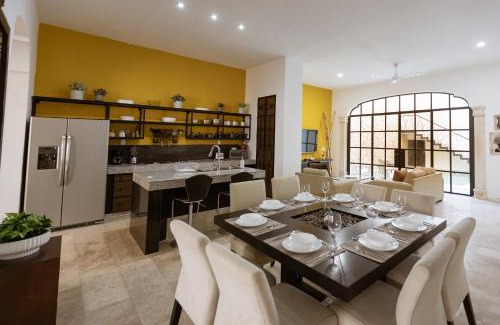 Centro House | Casa Ubicada en el corazon de Merida, AC y piscina!