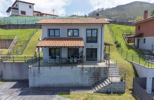 Caravia House | Casa vacacional Ris