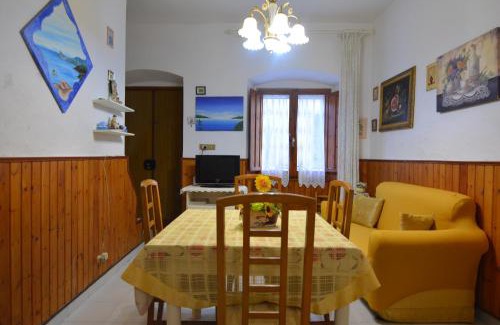 Iglesias Historic Centre House | casa vacanze I GIRASOLI
