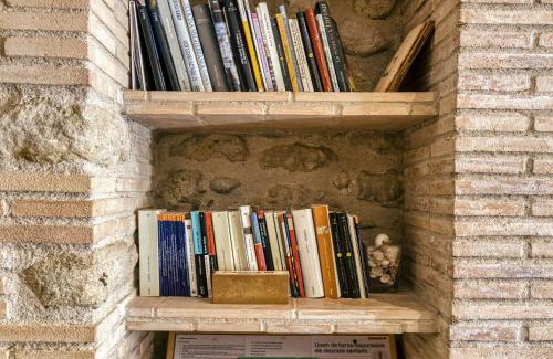 Orriols House | Casa Vermella