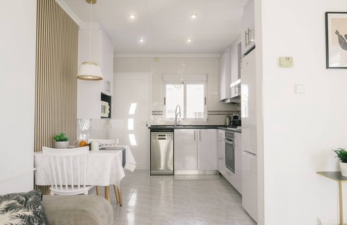 Vinaros House | Casa Vesalia a 1a línea de mar con A/A y Wi-Fi.