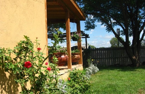 Alpine House | Casa Vida - Lyle Lovett Wrote 3 Songs Here!