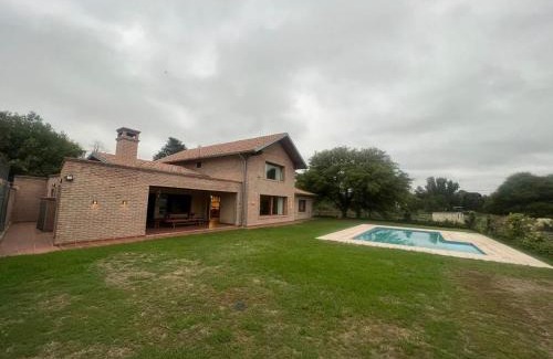 Yocsina Villa | CASA VILLA LAGO AZUL CARLOS PAZ