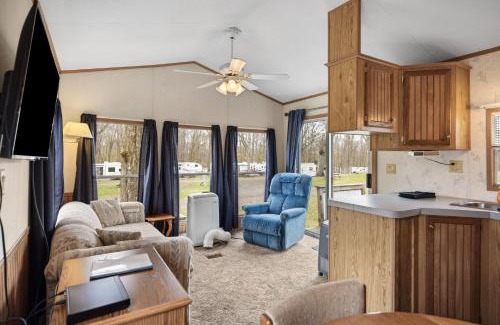 Russell House | Casa Villa Park