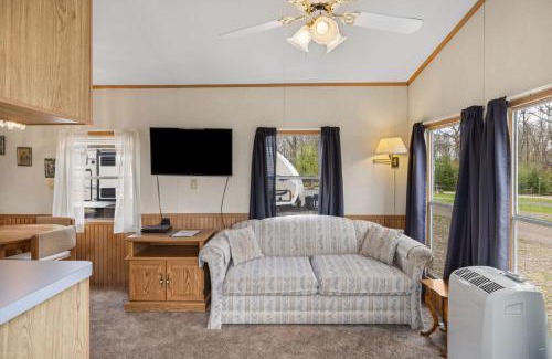 Russell House | Casa Villa Park