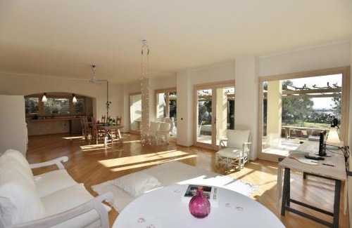 Sarroch Apartment | Casa Viola, splendido soggiorno sul mare