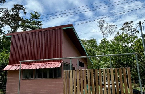 Cahuita House | Casa Violeta Cahuita 5 minutes from Cahuit National Park.