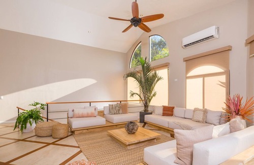 Potrero House | Casa Vista Prieta, Ultra-Luxurious w/ Pool, Gym