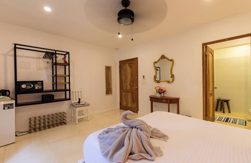 Nosara Bed & Breakfast | Casa Vitality - Suite Papaya, Casa Vitality - Suite Papaya - 4 Min Walk to the Beach