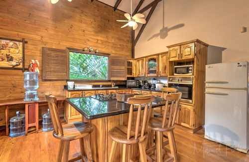 Puerto Viejo de Talamanca Ski Chalet | Casa Ylang Tropical Chalet w/FiberOp