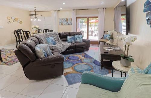 Cutler Bay House | CasaBay 4 Bed 2 Bath House Ultimate Backyard Fun
