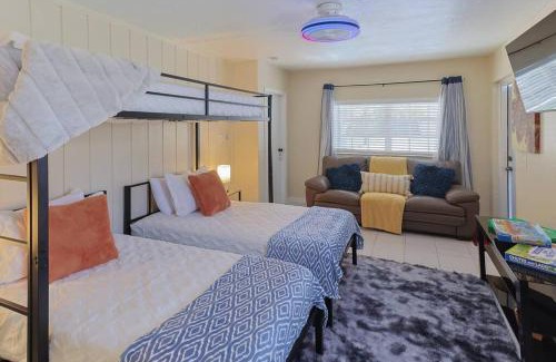 Cutler Bay House | CasaBay 4 Bed 2 Bath House Ultimate Backyard Fun