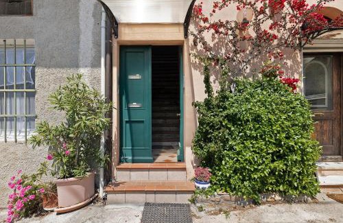 Gorra Apartment | Casabianca - The best for bikers