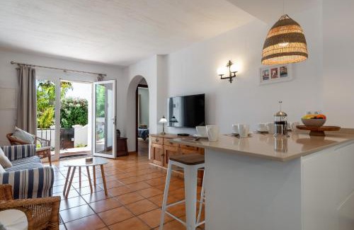 Oasis del Capistrano Apartment | Casablanca 20 Oasis Properties