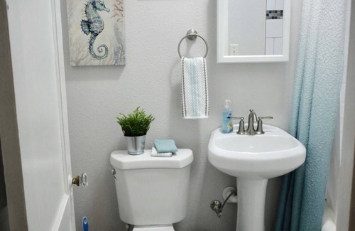 Courier City - Oscawana Apartment | Casablanca of Hyde Park "Suite Poseidon" Furnished Apartment In South Tampa