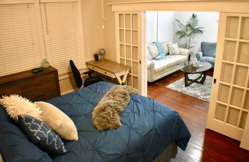 Courier City - Oscawana Apartment | Casablanca of Hyde Park "Suite Poseidon" Furnished Apartment In South Tampa