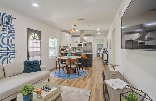 Tampa Heights House | Casablanca Retreat Hot Tub, Bikes & Chill Vibes in The Heights