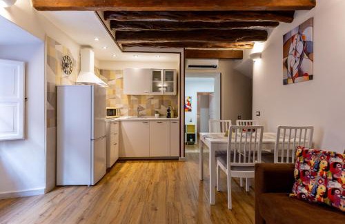 Historic Castle District Apartment | Casadicastello