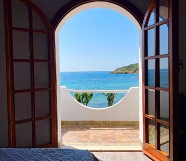 Sarroch Villa | Casale fronte mare - villa with swimming pool in front of the beach