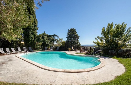 Sinalunga Villa | Casale Poggio al Vento by VacaVilla