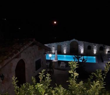 Favara Bed & Breakfast | Casale Rocca Russa B&B
