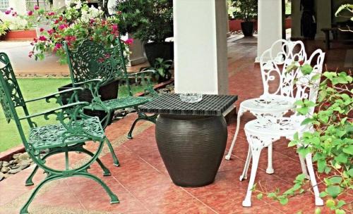 Kampung Alor Akar Hotel | CasaPelindung Guesthouse