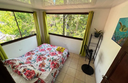 Quepos House | Casas de Isla Damas - Tico Experience