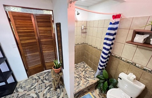Quepos House | Casas de Isla Damas - Tico Experience