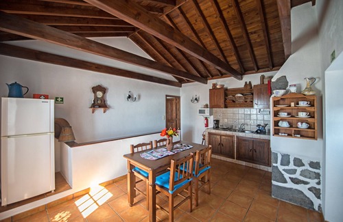 Capelo Cottage | Casas do Capelo - Typically Azorean