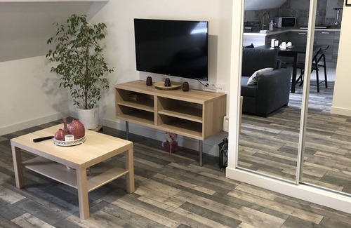 Mennecy House | CasaSM - Whole apartment in Hyper center, 40 min from Paris
