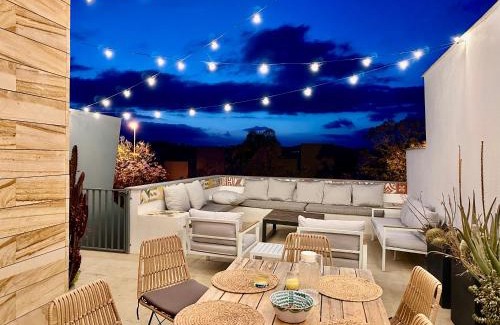 San Roque Villa | CasaSotoPolo, Sotogrande, sleeps 8, private rooftop pool, easy free parking