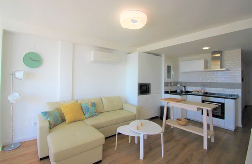 Vista Hermosa Apartment | CasaTuris Urb. La Marina a few meters from the Postiguet Beach