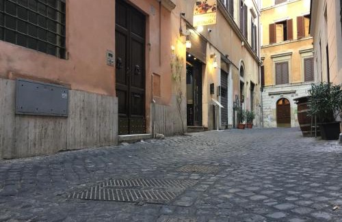 Rione VIII Sant'Eustachio Apartment | Casawally