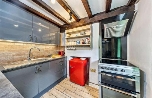 Rhiwbryfdir House | Cascades Cottage