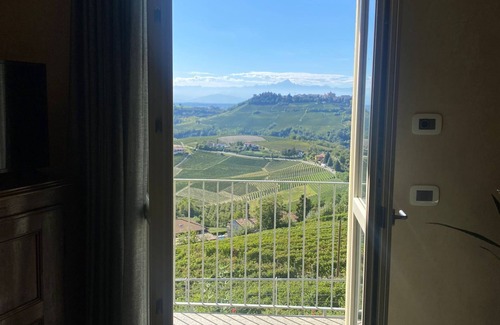 Monforte d'Alba Apartment | Cascina Bricco San Pietro Bed&Wine, accommodation Dogliani
