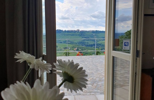 Monforte d'Alba Apartment | Cascina Bricco San Pietro Bed&Wine, accommodation Dogliani