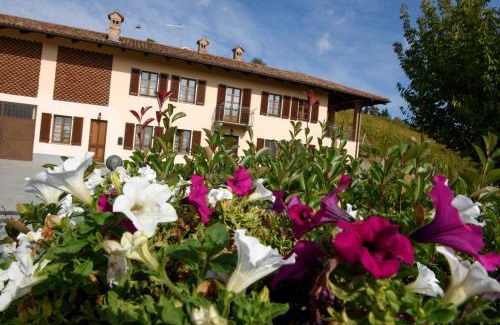 Neive Bed & Breakfast | Cascina La Corte