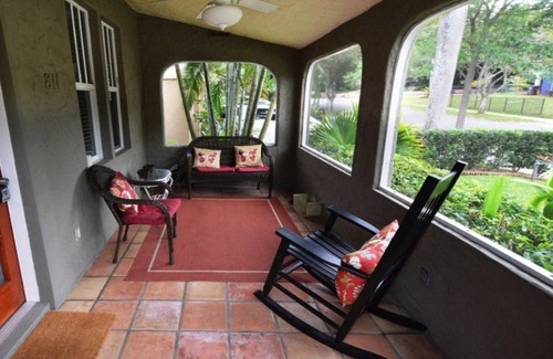 Flamingo Parks House | Case de León from the 1920's is a piece of Floridas relaxing history