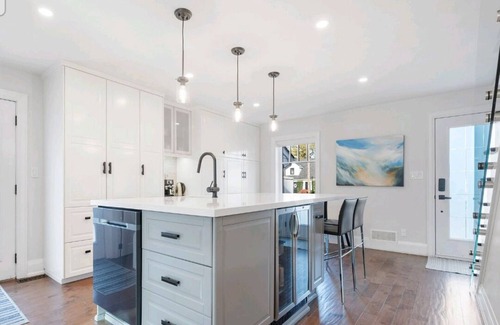 Lakeview House | Case del Sole: nYour Sunlit Sanctuary