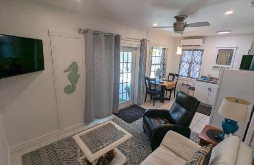 Nokomis Villa | Casey Key 1-Bedroom Courtyard Villa