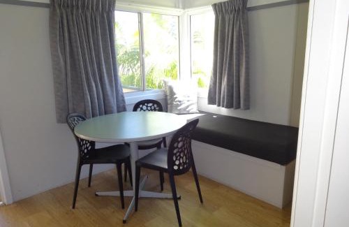 Sunshine Bay Resort | Caseys Beach Holiday Park