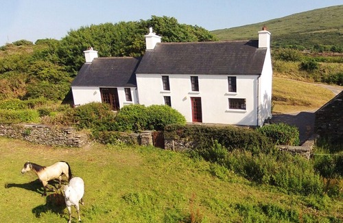 Dunbeacon House | Cashelfean House 1, Durrus, Co. Cork - 3 Bedroom House sleeps 6