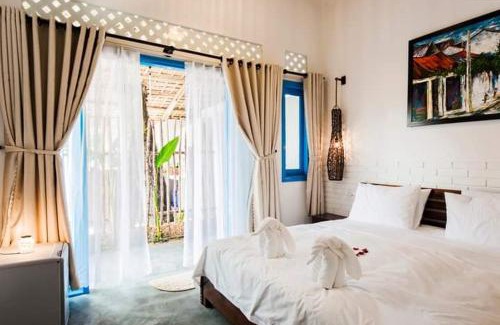 Cam An Bed & Breakfast | Cashew Tree Bungalow